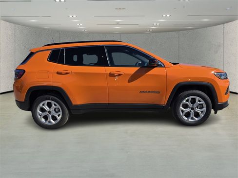 New 2026 Jeep Compass Latitude image 3