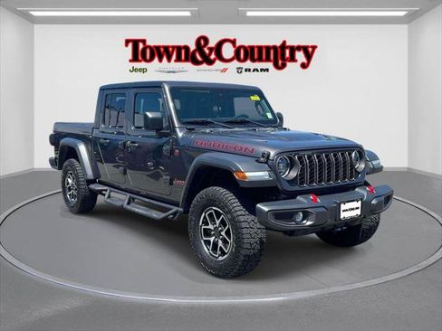 Certified 2024 Jeep Gladiator Rubicon w/ Convenience Group AWD/4WD image 1