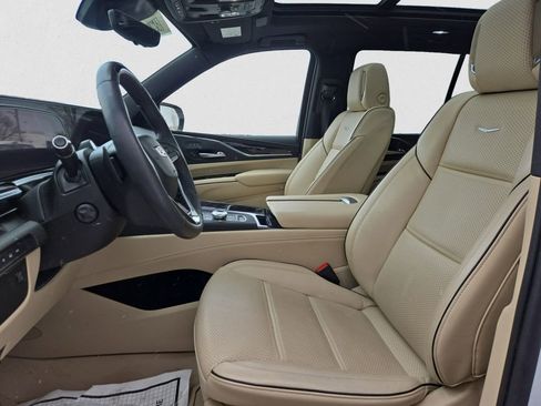 Certified 2023 Cadillac Escalade Premium Luxury w/ LPO, Illumination Package image 10