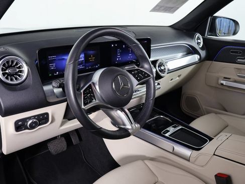 Used 2025 Mercedes-Benz GLB 250 image 7