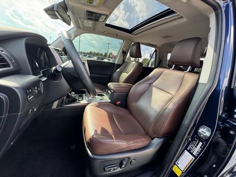 Used 2022 Toyota 4Runner Limited AWD/4WD image 16