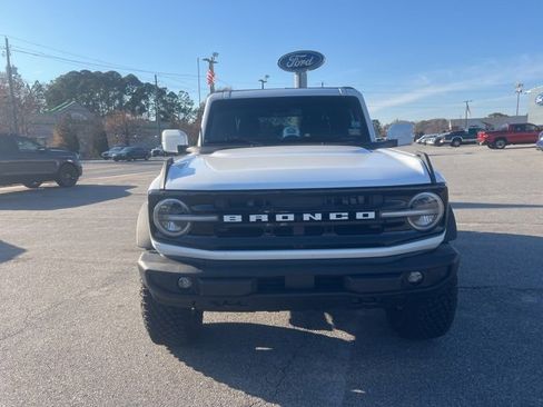 Used 2024 Ford Bronco Outer Banks image 2