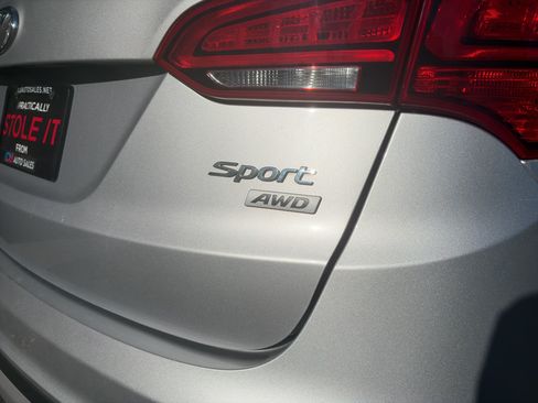 Used 2018 Hyundai Santa Fe Sport AWD/4WD image 12