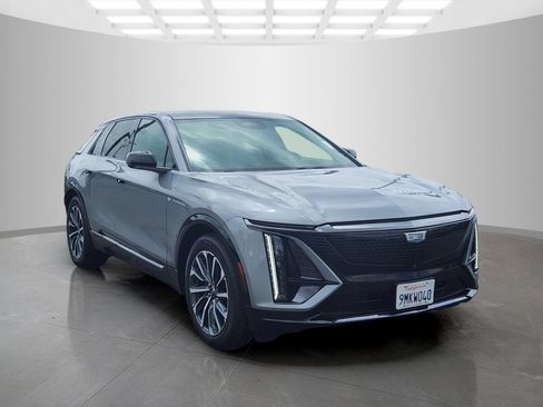 Used 2024 Cadillac Lyriq Sport AWD/4WD image 2