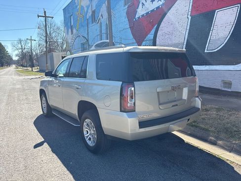 Used 2017 GMC Yukon SLT image 4
