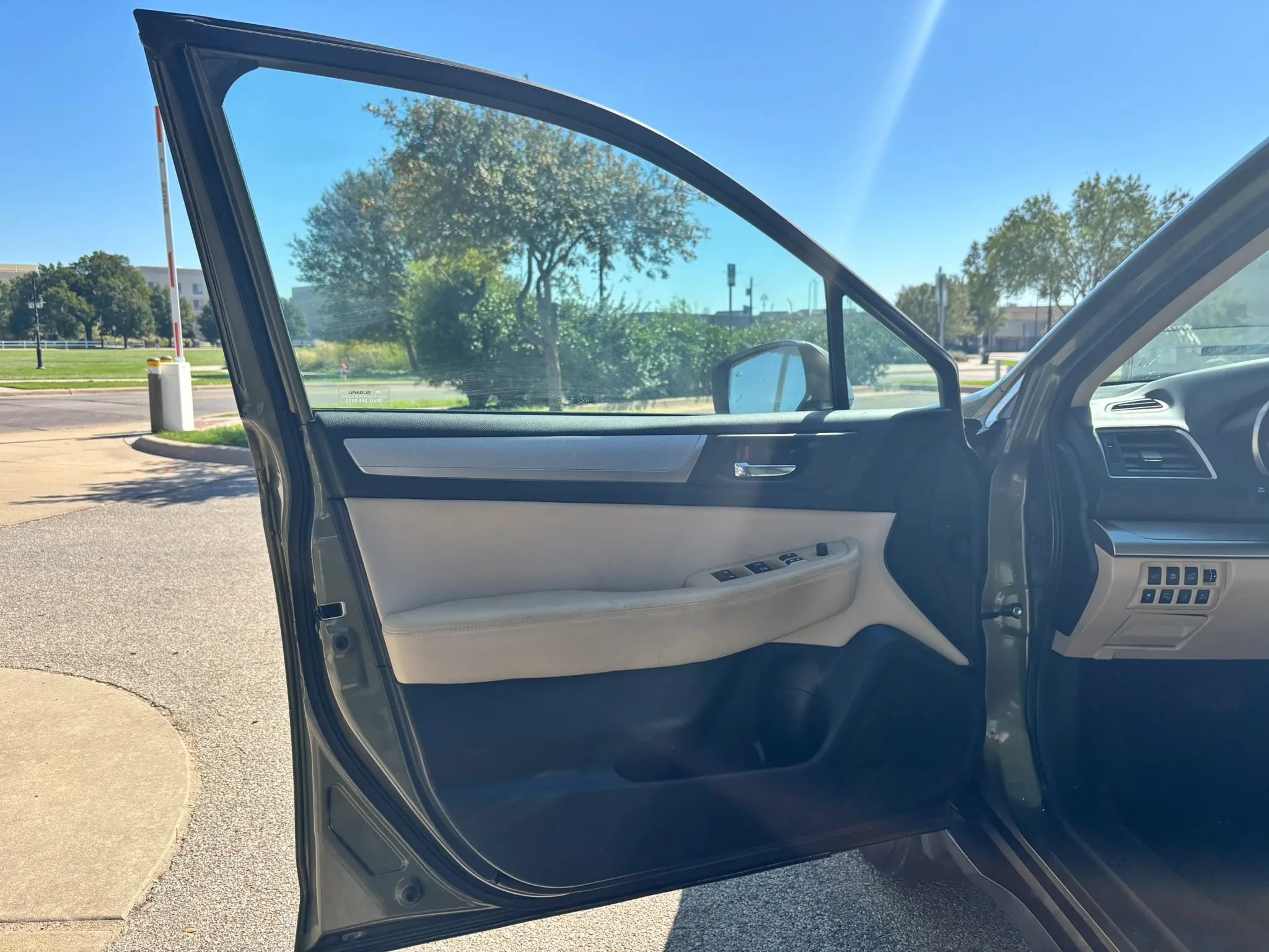 Used 2017 Subaru Outback 2.5i Premium AWD/4WD image 18