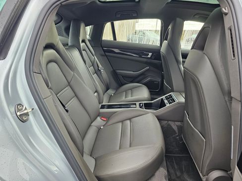 Used 2018 Porsche Panamera 4 image 45