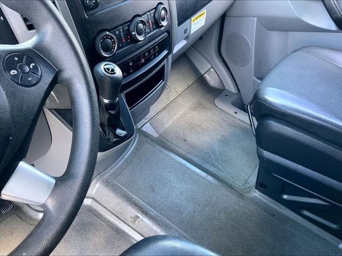 Used 2018 Mercedes-Benz Sprinter 2500 image 16