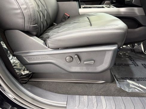 New 2026 Ford F250 Lariat w/ Black Appearance Package image 20