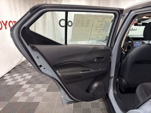 Used 2023 Nissan Kicks SV image 16