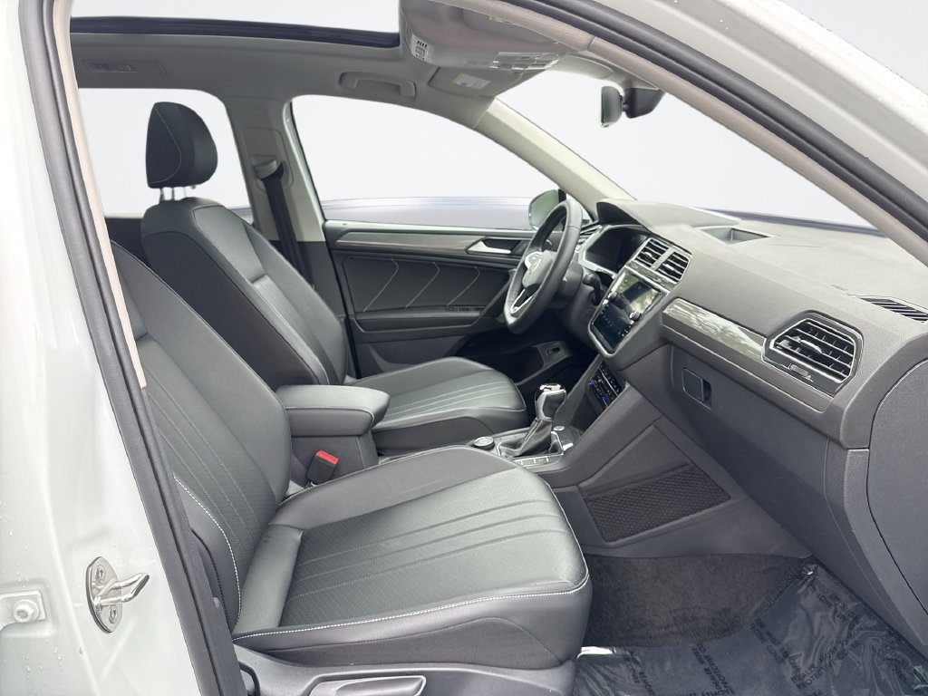 Used 2024 Volkswagen Tiguan SE AWD/4WD image 26