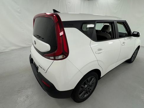 Used 2021 Kia Soul EX image 3