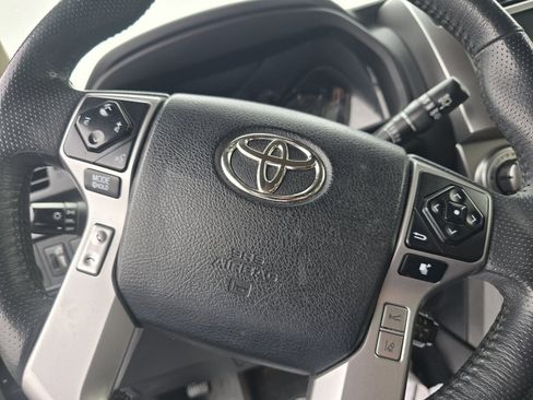 Used 2020 Toyota 4Runner SR5 image 17