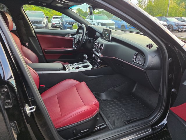 Used 2019 Kia Stinger GT1 AWD/4WD image 11