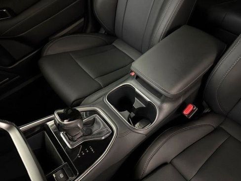 Used 2025 Subaru Outback Limited image 6