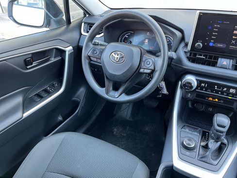 Used 2025 Toyota RAV4 LE image 31