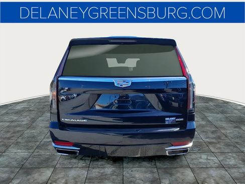 Used 2023 Cadillac Escalade ESV Premium Luxury image 4