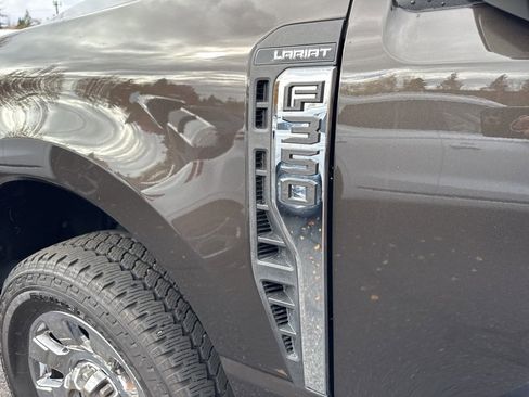 Used 2024 Ford F350 Lariat image 12