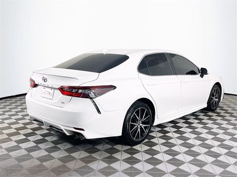 Used 2023 Toyota Camry SE image 8