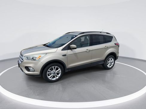 Used 2018 Ford Escape SEL FWD image 3