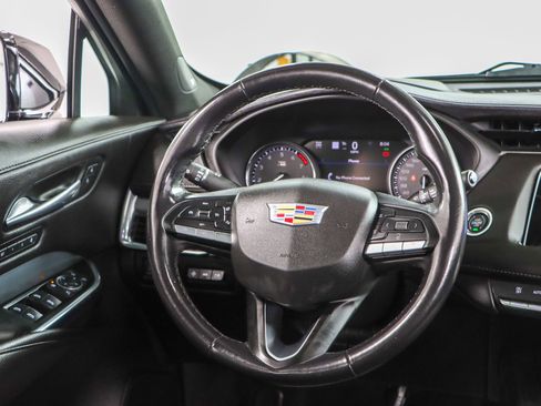 Used 2023 Cadillac XT4 Premium Luxury image 12