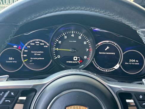 Used 2022 Porsche Cayenne E-Hybrid image 24