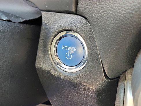 Used 2021 Toyota RAV4 XLE Premium image 31