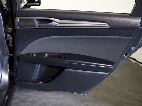 Used 2019 Ford Fusion SE FWD image 28