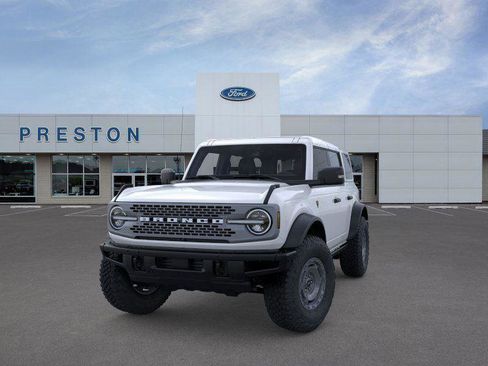 New 2025 Ford Bronco Badlands image 2