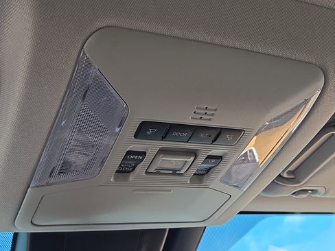 Used 2023 Toyota RAV4 XLE Premium image 31