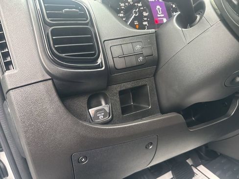 Used 2024 RAM ProMaster 2500 FWD image 14