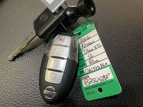 Used 2016 Nissan Titan SL image 31