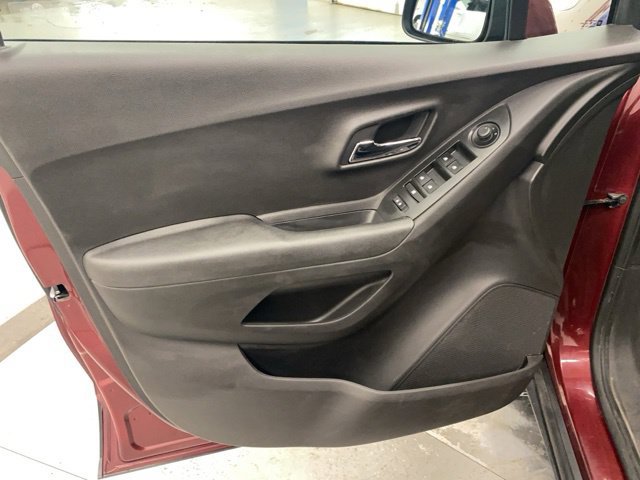 Used 2016 Chevrolet Trax LS AWD/4WD image 23