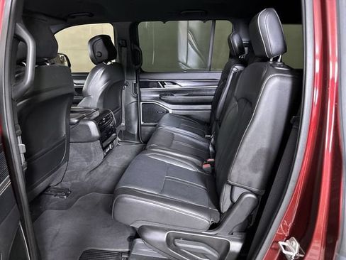 Used 2024 Jeep Wagoneer 4WD w/ Convenience Group I image 26