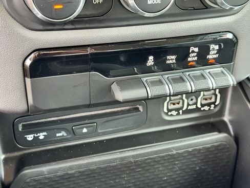 Used 2019 RAM 1500 Big Horn AWD/4WD image 28