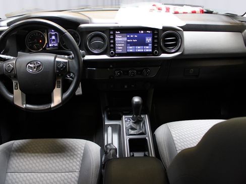 Used 2020 Toyota Tacoma SR5 RWD image 2