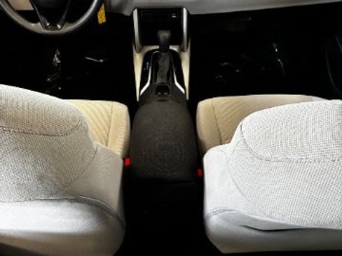 Used 2022 Toyota Corolla Cross L FWD image 25