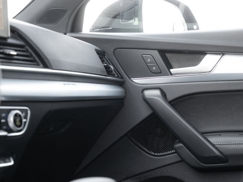 Certified 2025 Audi Q5 Prestige image 16