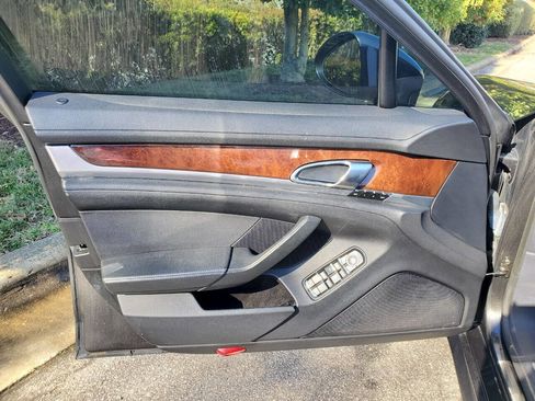 Used 2011 Porsche Panamera 4 image 9