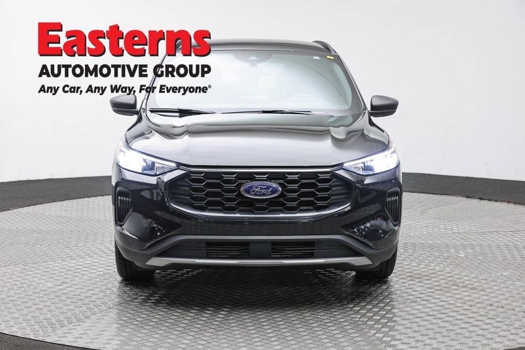 Used 2025 Ford Escape ST-Line FWD image 4