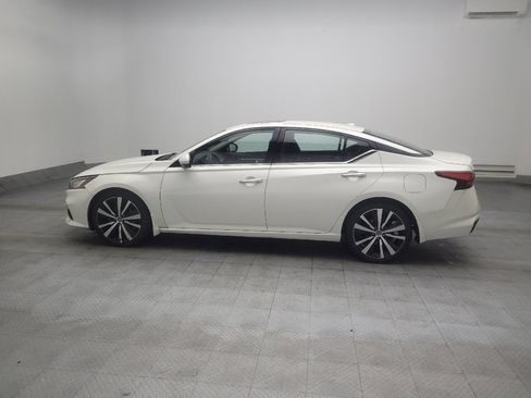 Used 2020 Nissan Altima 2.0 Platinum FWD image 3
