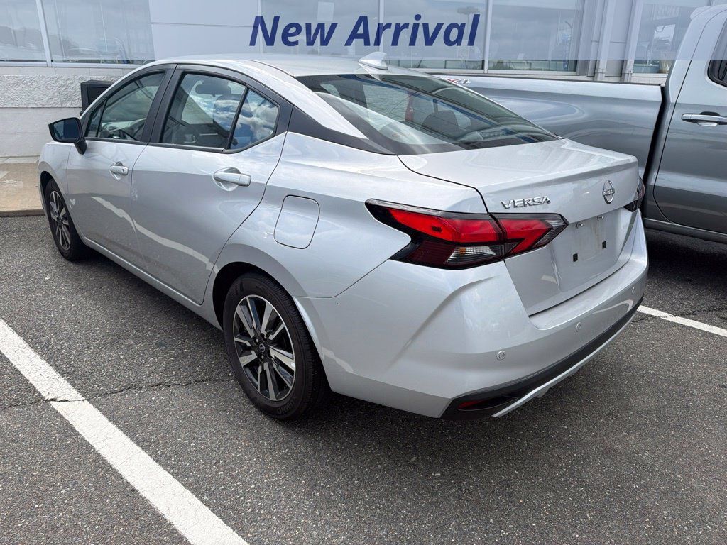 Used 2025 Nissan Versa SV FWD image 8