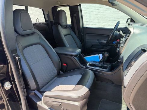 Used 2018 Chevrolet Colorado Z71 AWD/4WD image 12