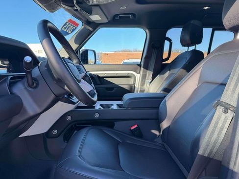 Used 2025 Land Rover Defender 110 S image 14