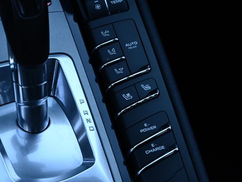 Used 2016 Porsche Panamera S image 20