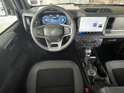 Used 2025 Ford Bronco 4-Door AWD/4WD image 33