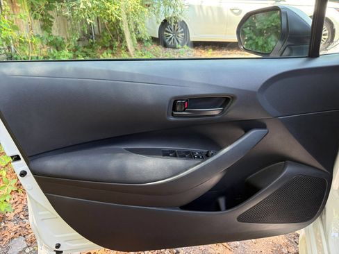 Used 2025 Toyota Corolla LE FWD image 18