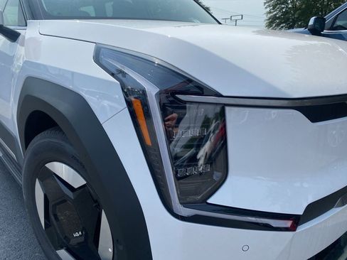 New 2026 Kia EV9 Wind image 6