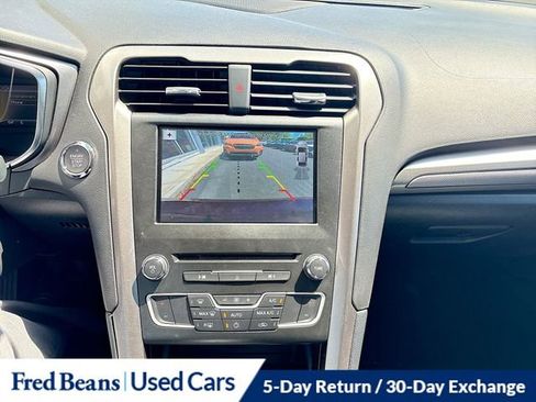 Used 2017 Ford Fusion SE w/ Fusion SE Technology Package FWD image 12