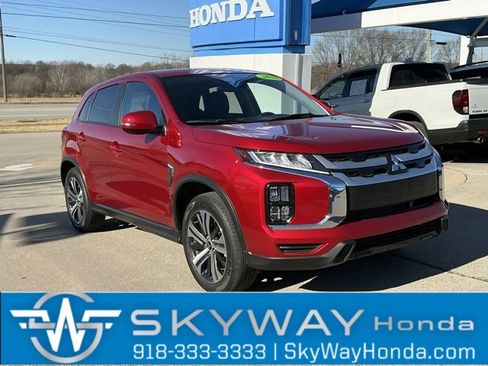 Used 2024 Mitsubishi Outlander Sport SE image 1